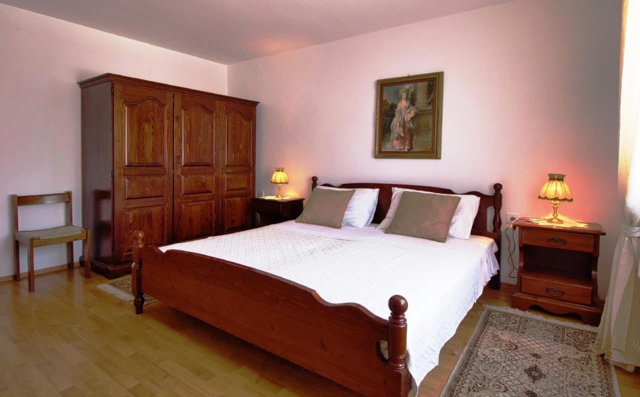 Monte Apartment *